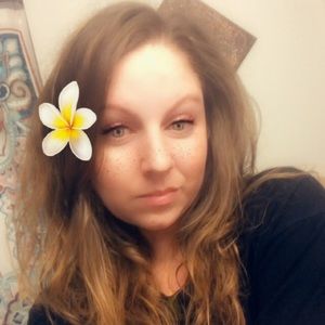 Meet your Posher, Courtney